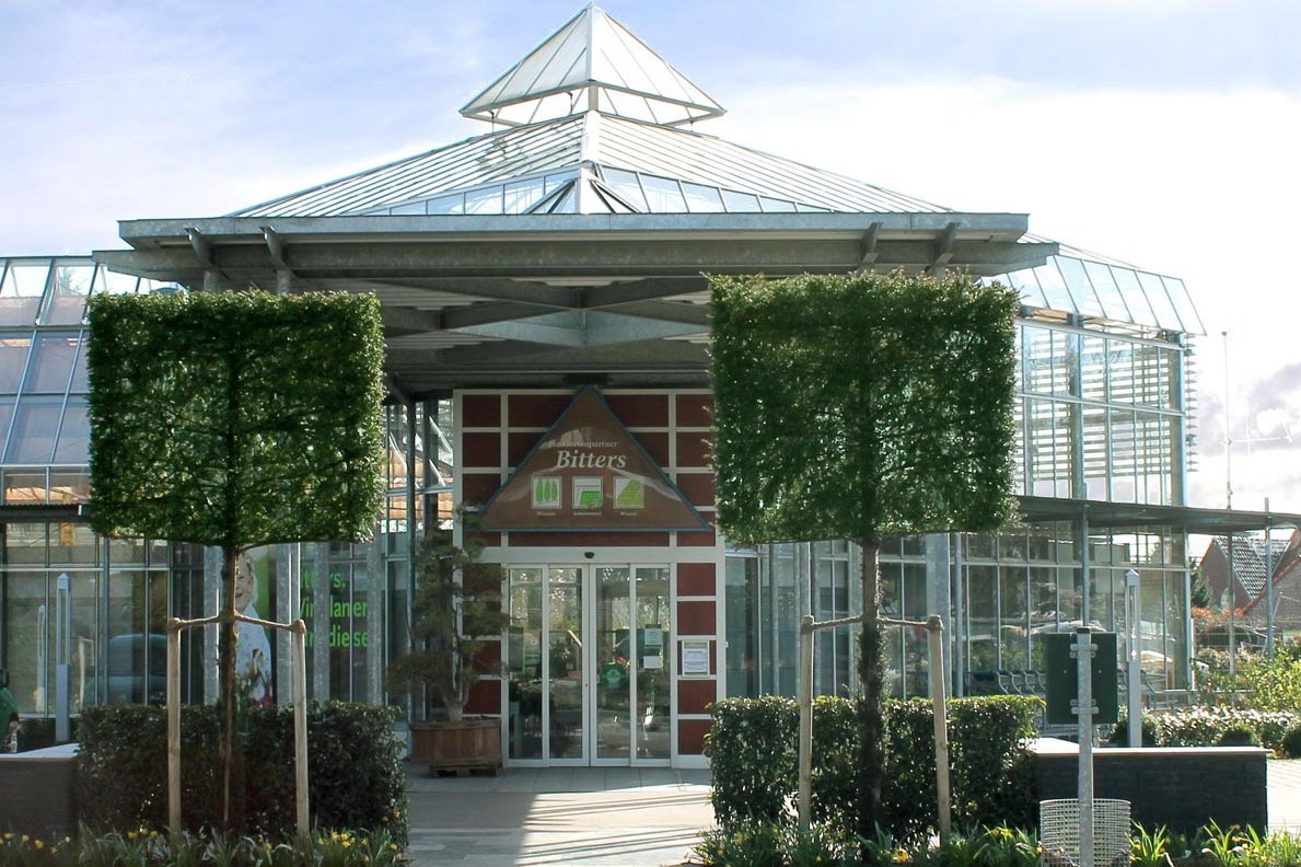 Gartencenter auf mehr als 2000 m² Gewächshaus- und Baumschulfläche