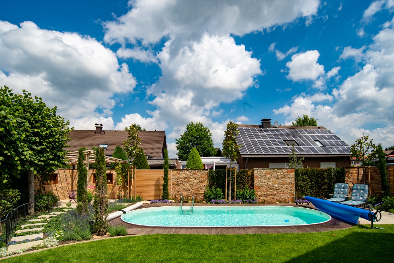 Fertigbecken eines Gartengestaltungsprojektes von Garten Bitters